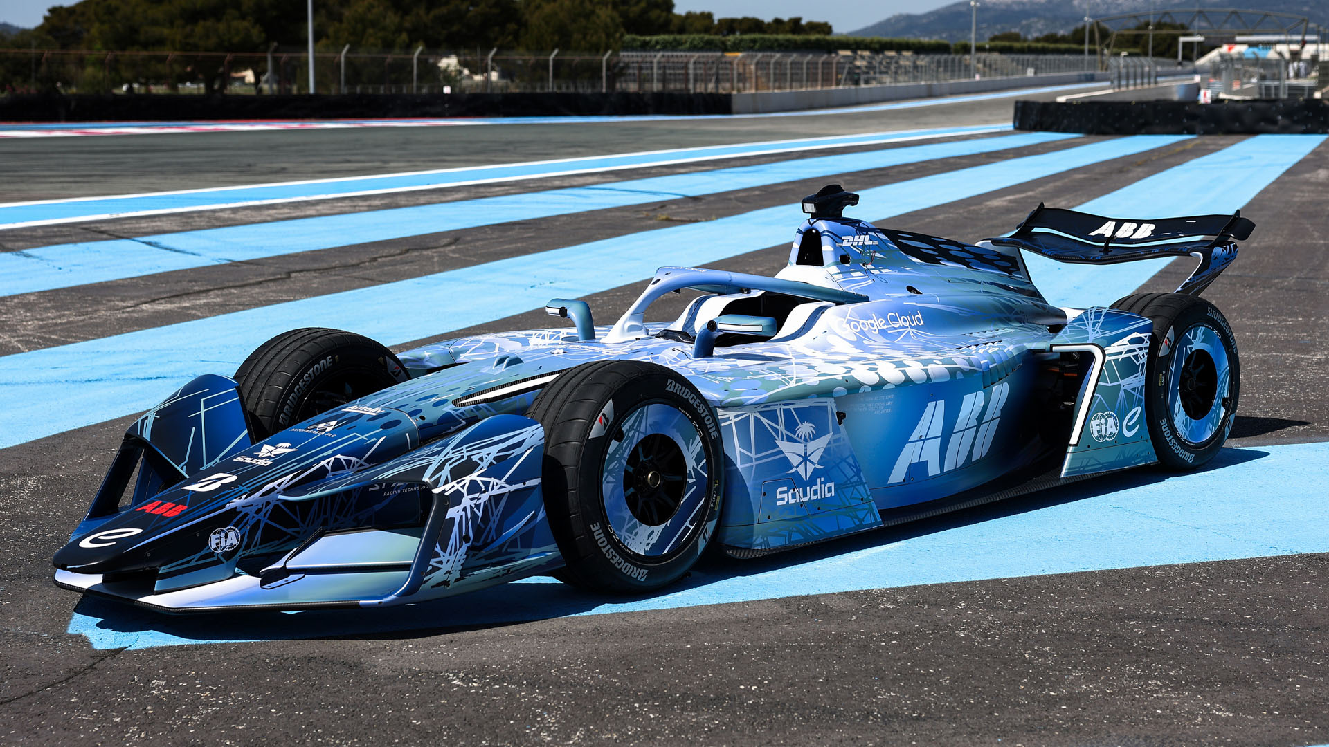 Formula 1 සෙවණැල්ලෙන් මිදී ලෝකයම ජයගන්නට සැරසෙන Formula E
